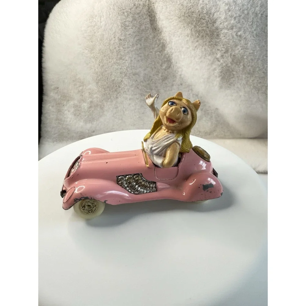 1979 Corgi Miss Piggy Pink Metal Car 4in Henson Assoc. Dlightly Different‎